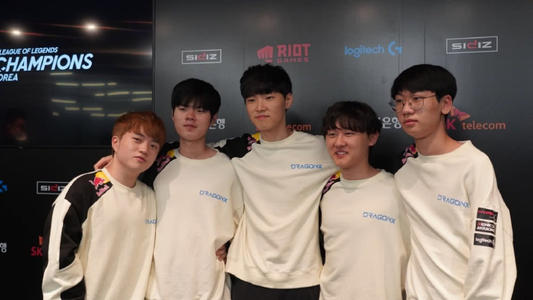 比杆对抗中 比杆对抗中